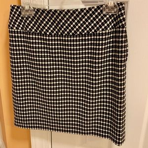 Ann Taylor Loft size 2 dotted lined skirt